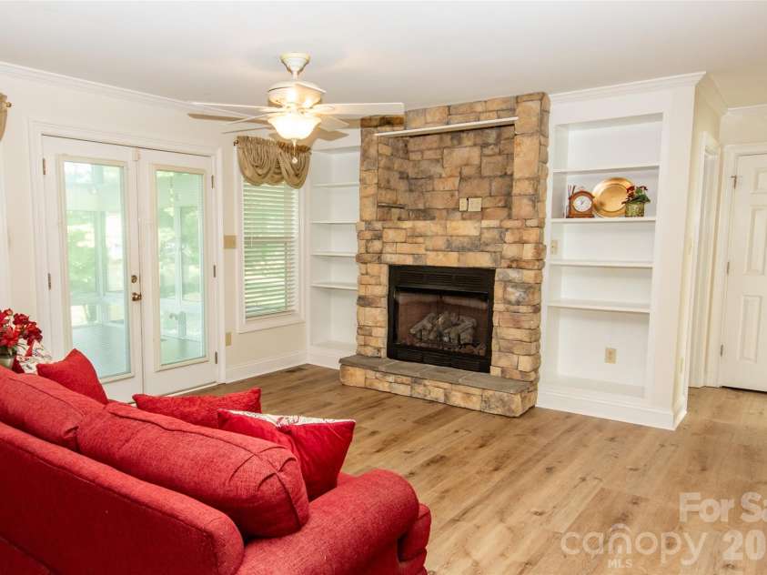 183 Devon Lane, Statesville, NC 28625.  MLS# CAR4377777, YatesRealty ID 20795. 