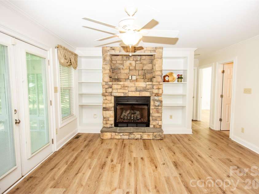 183 Devon Lane, Statesville, NC 28625.  MLS# CAR4377777, YatesRealty ID 20795. 