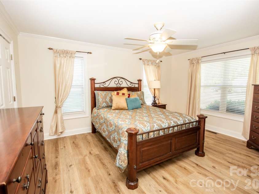 183 Devon Lane, Statesville, NC 28625.  MLS# CAR4377777, YatesRealty ID 20795. 