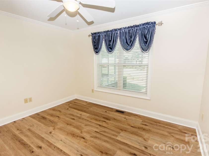 183 Devon Lane, Statesville, NC 28625.  MLS# CAR4377777, YatesRealty ID 20795. 