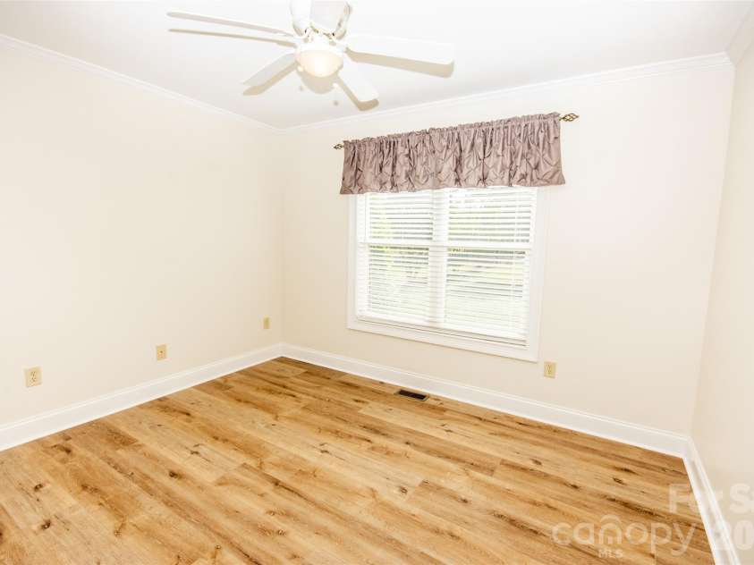 183 Devon Lane, Statesville, NC 28625.  MLS# CAR4377777, YatesRealty ID 20795. 