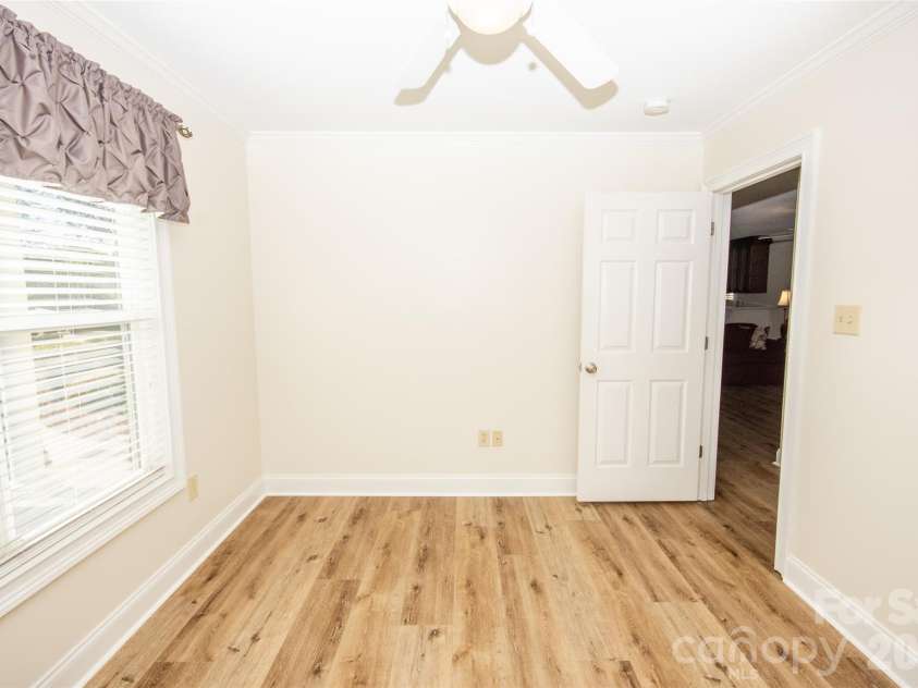 183 Devon Lane, Statesville, NC 28625.  MLS# CAR4377777, YatesRealty ID 20795. 