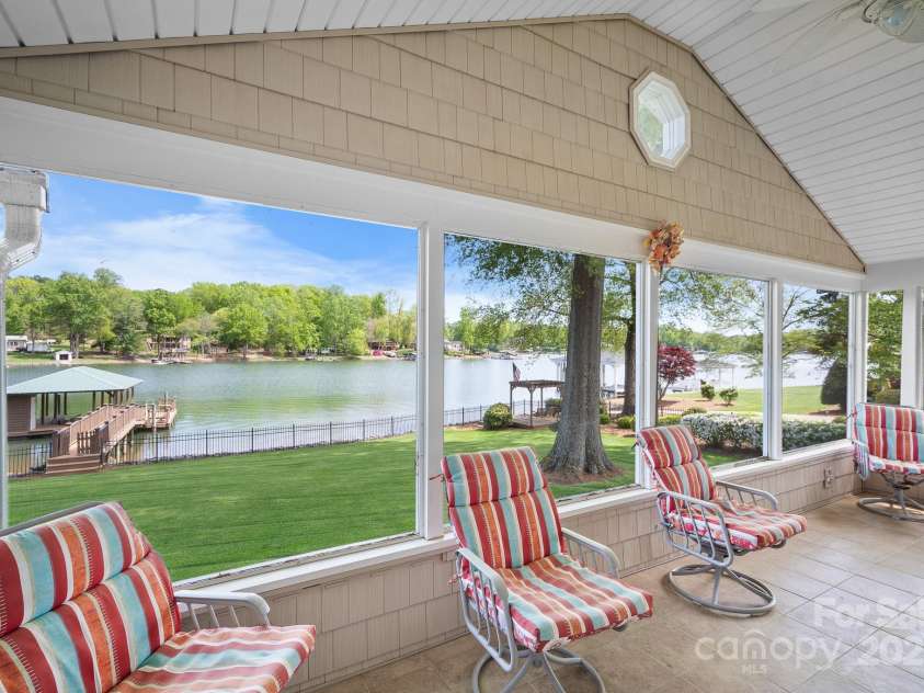 173 Riverwood Road, Mooresville, NC 28117.  MLS# CAR4270885, YatesRealty ID 20796. 