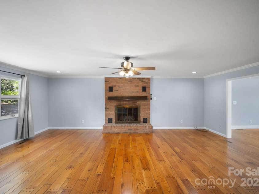 173 Riverwood Road, Mooresville, NC 28117.  MLS# CAR4270885, YatesRealty ID 20796. 