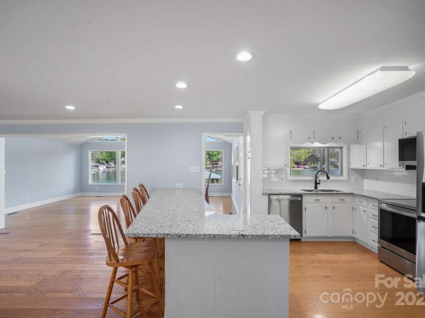 173 Riverwood Road, Mooresville, NC 28117.  MLS# CAR4270885, YatesRealty ID 20796. 