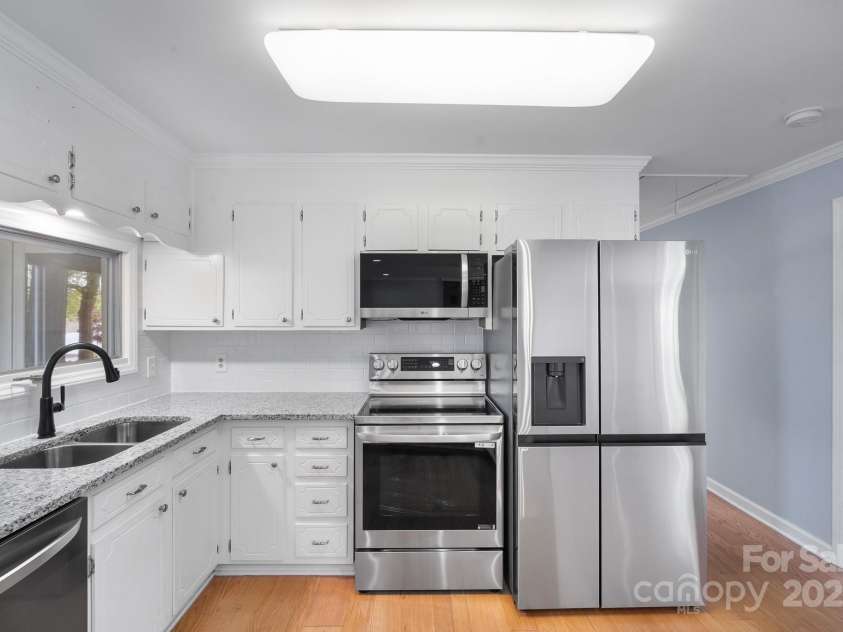 173 Riverwood Road, Mooresville, NC 28117.  MLS# CAR4270885, YatesRealty ID 20796. 