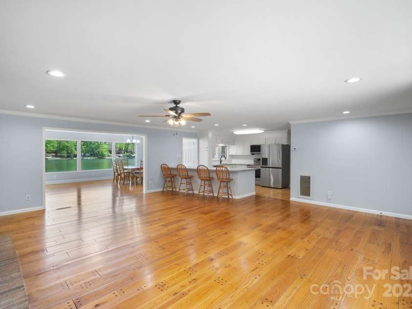 173 Riverwood Road, Mooresville, NC 28117.  MLS# CAR4270885, YatesRealty ID 20796. 