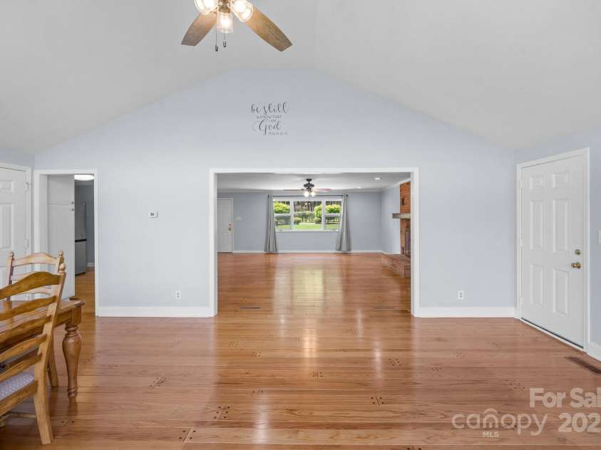 173 Riverwood Road, Mooresville, NC 28117.  MLS# CAR4270885, YatesRealty ID 20796. 