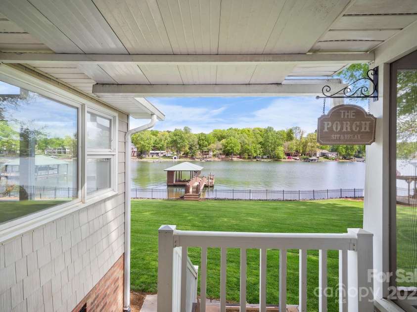 173 Riverwood Road, Mooresville, NC 28117.  MLS# CAR4270885, YatesRealty ID 20796. 