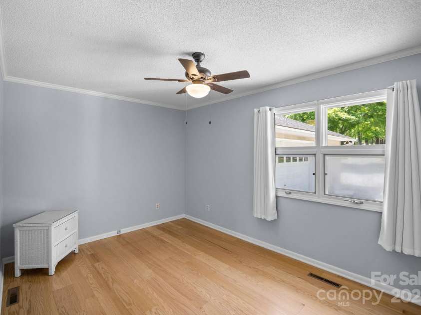 173 Riverwood Road, Mooresville, NC 28117.  MLS# CAR4270885, YatesRealty ID 20796. 