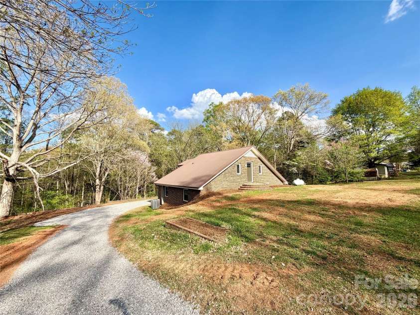 6530 Curlee Road, Conover, NC 28613.  MLS# CAR4365765, YatesRealty ID 20797. 
