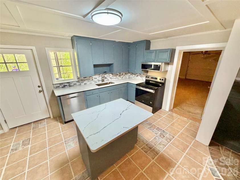 6530 Curlee Road, Conover, NC 28613.  MLS# CAR4365765, YatesRealty ID 20797. 