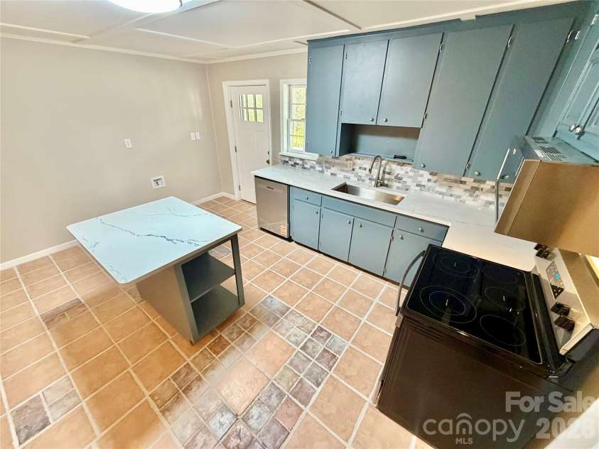 6530 Curlee Road, Conover, NC 28613.  MLS# CAR4365765, YatesRealty ID 20797. 