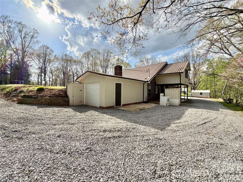 6530 Curlee Road, Conover, NC 28613.  MLS# CAR4365765, YatesRealty ID 20797. 