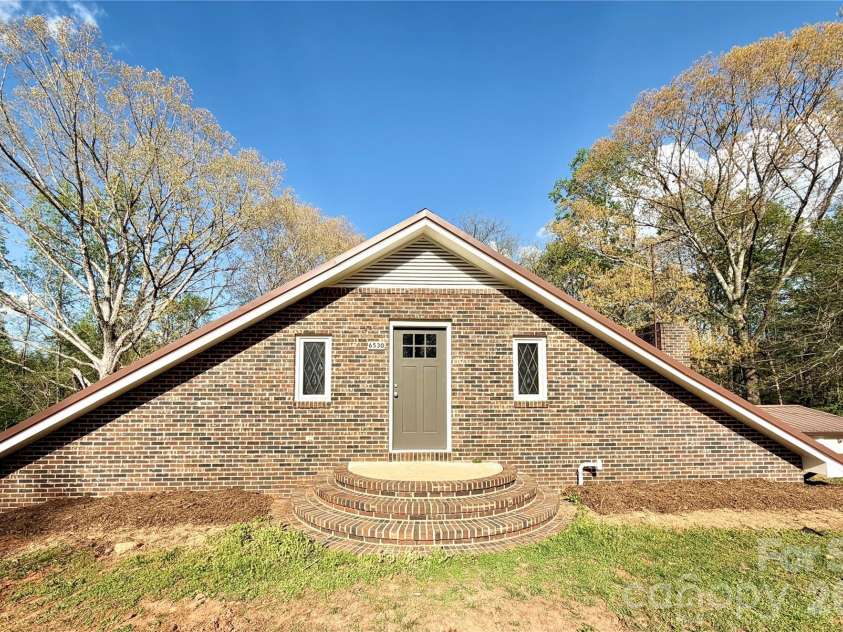 6530 Curlee Road, Conover, NC 28613.  MLS# CAR4365765, YatesRealty ID 20797. 
