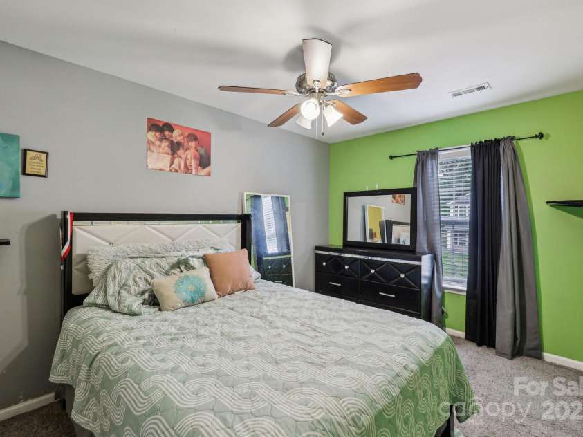 719 Dawn Circle, Charlotte, NC 28213.  MLS# CAR4263007, YatesRealty ID 20797. 