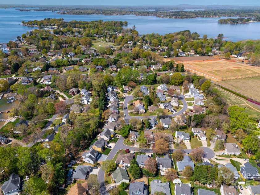 103 Claremont Way, Mooresville, NC 28117.  MLS# CAR4245647, YatesRealty ID 20798. 