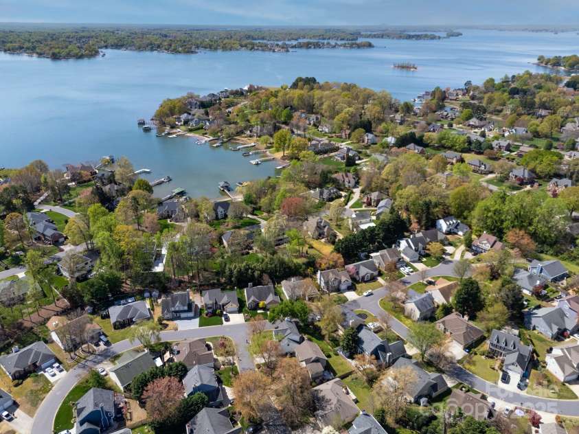 103 Claremont Way, Mooresville, NC 28117.  MLS# CAR4245647, YatesRealty ID 20798. Lake Access in the neighborhood