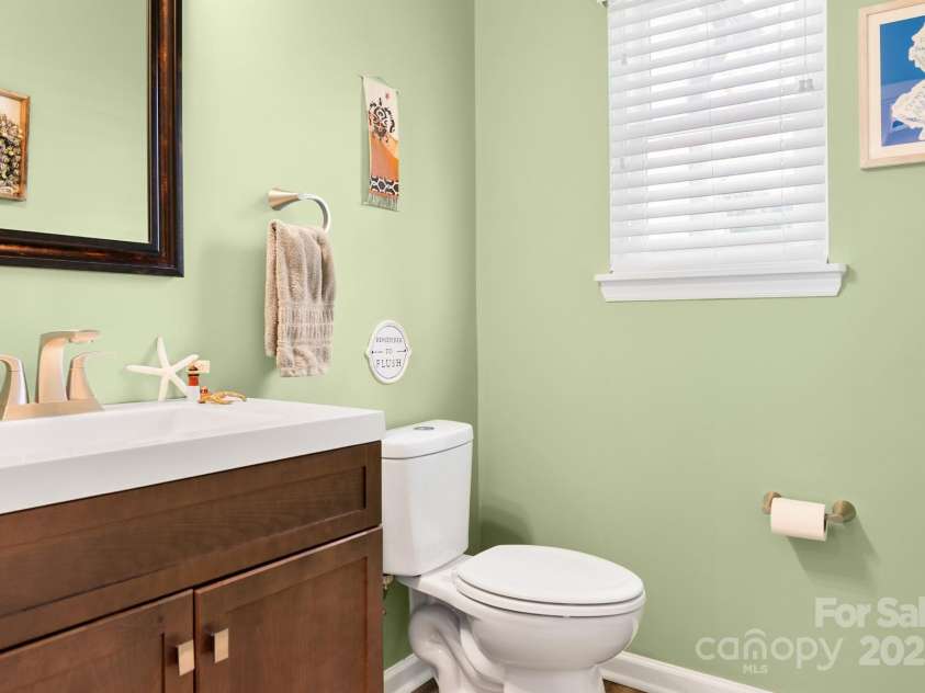 103 Claremont Way, Mooresville, NC 28117.  MLS# CAR4245647, YatesRealty ID 20798. Main Floor Powder Room