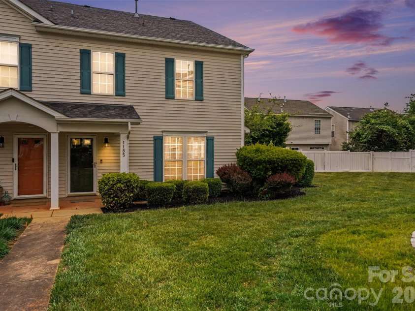 1185 Triece Lane, Charlotte, NC 28215.  MLS# CAR4375087, YatesRealty ID 20798. 