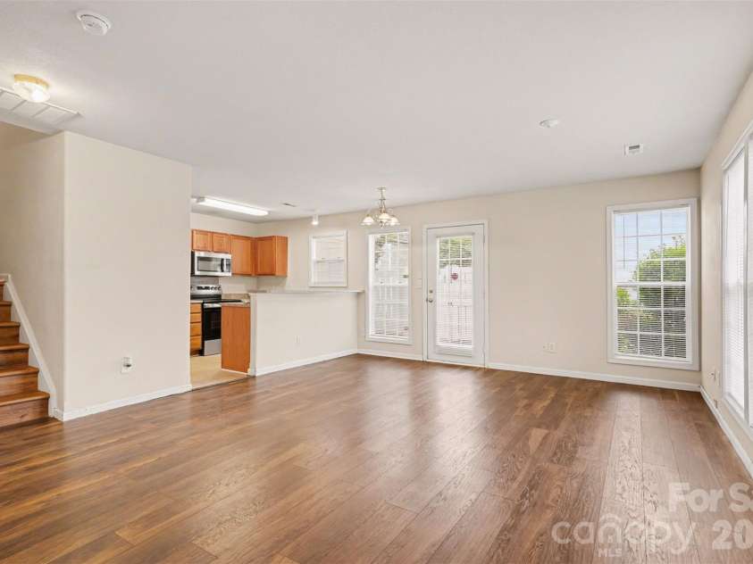 1185 Triece Lane, Charlotte, NC 28215.  MLS# CAR4375087, YatesRealty ID 20798. 
