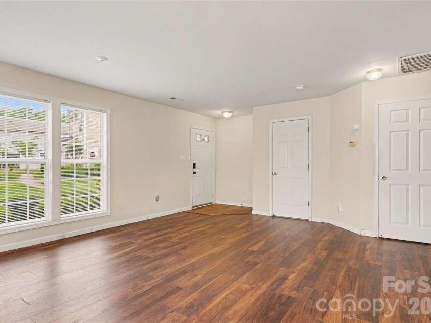 1185 Triece Lane, Charlotte, NC 28215.  MLS# CAR4375087, YatesRealty ID 20798. 