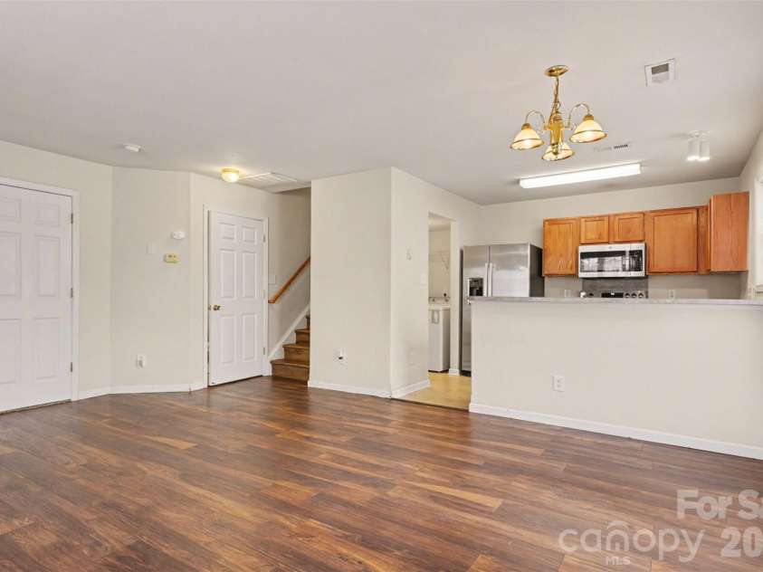 1185 Triece Lane, Charlotte, NC 28215.  MLS# CAR4375087, YatesRealty ID 20798. 