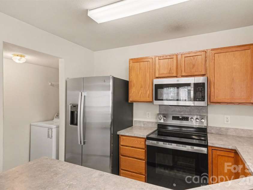 1185 Triece Lane, Charlotte, NC 28215.  MLS# CAR4375087, YatesRealty ID 20798. 