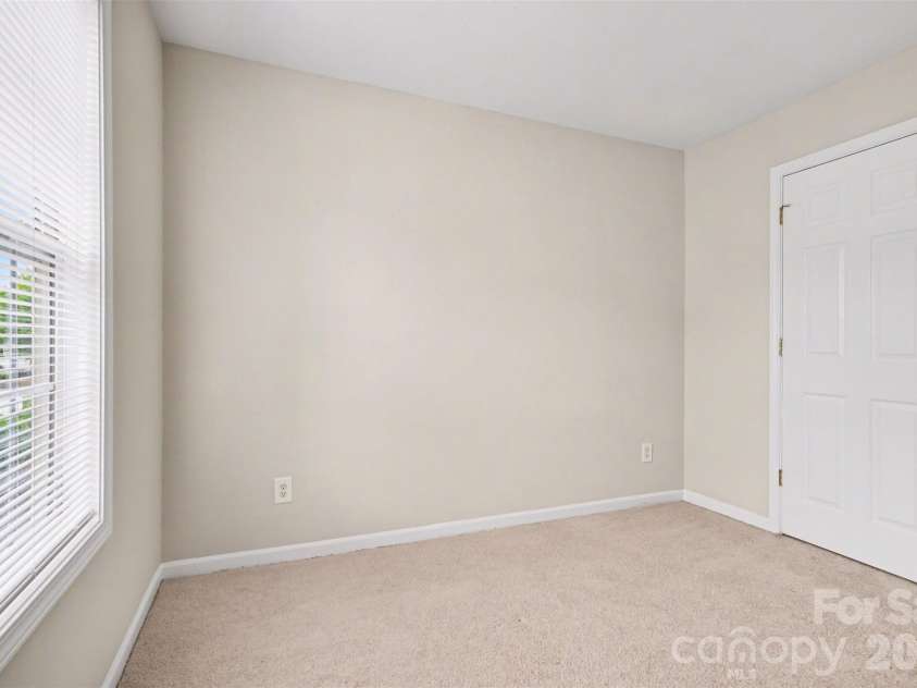 1185 Triece Lane, Charlotte, NC 28215.  MLS# CAR4375087, YatesRealty ID 20798. 