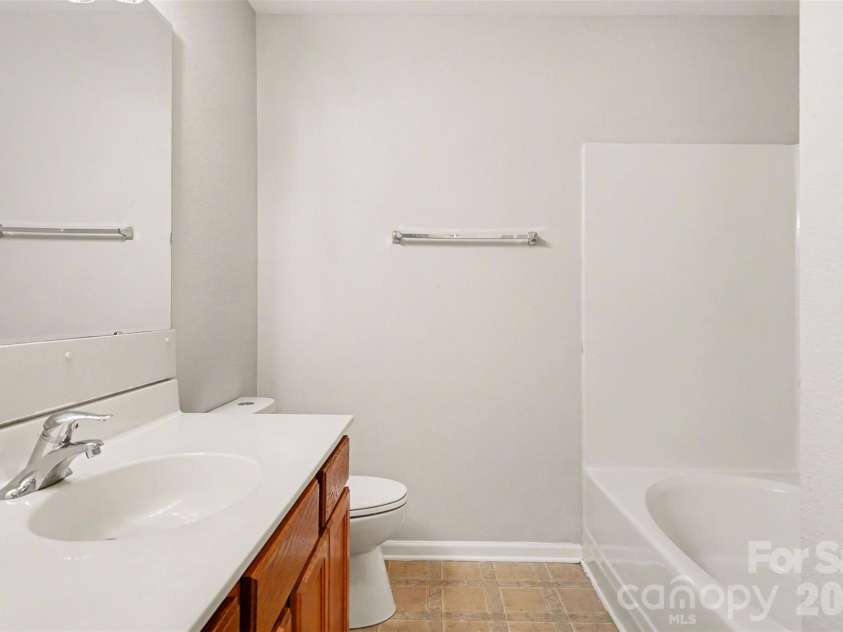 1185 Triece Lane, Charlotte, NC 28215.  MLS# CAR4375087, YatesRealty ID 20798. 