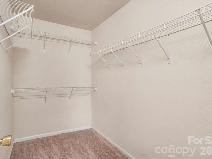 1185 Triece Lane, Charlotte, NC 28215.  MLS# CAR4375087, YatesRealty ID 20798. 