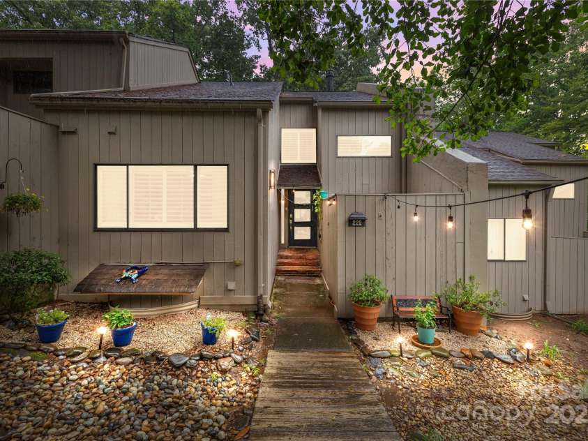 222 Riverview Terrace, Clover, SC 29710.  MLS# CAR4255805, YatesRealty ID 208. 