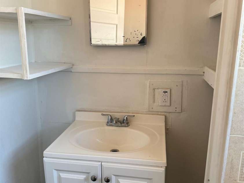 113 1st Street, Kershaw, SC 29067.  MLS# CAR4336666, YatesRealty ID 2080. 