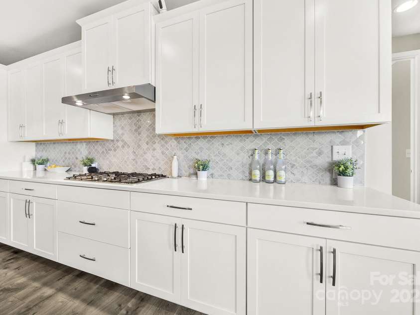 4707 Kingswood Drive, Fort Mill, SC 29707.  MLS# CAR4226324, YatesRealty ID 2080. 