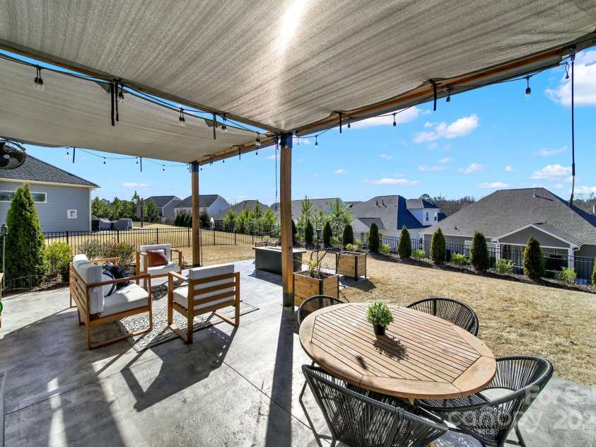 4707 Kingswood Drive, Fort Mill, SC 29707.  MLS# CAR4226324, YatesRealty ID 2080. 