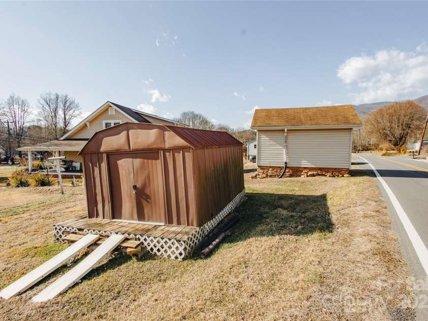 63 Clear Creek Road, Marion, NC 28752.  MLS# CAR4333623, YatesRealty ID 2080. 