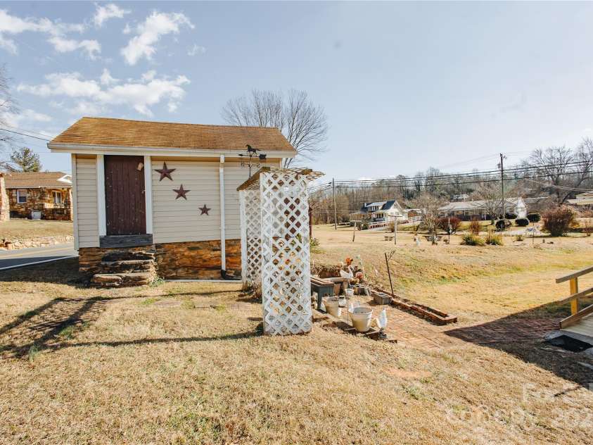 63 Clear Creek Road, Marion, NC 28752.  MLS# CAR4333623, YatesRealty ID 2080. 