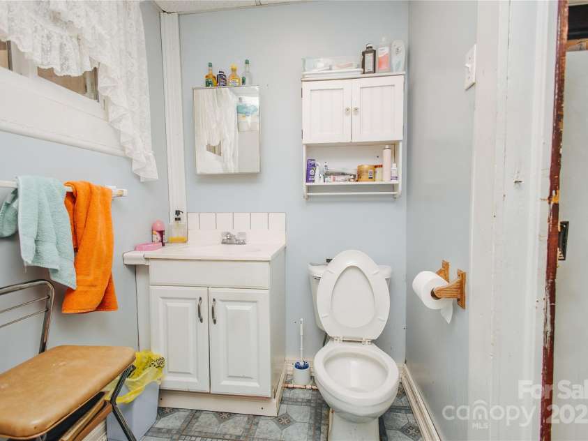 63 Clear Creek Road, Marion, NC 28752.  MLS# CAR4333623, YatesRealty ID 2080. 