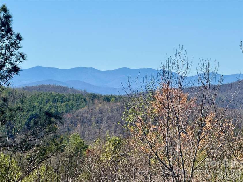 500 Grandview Peaks Drive, Nebo, NC 28761.  MLS# CAR4364035, YatesRealty ID 20800. 