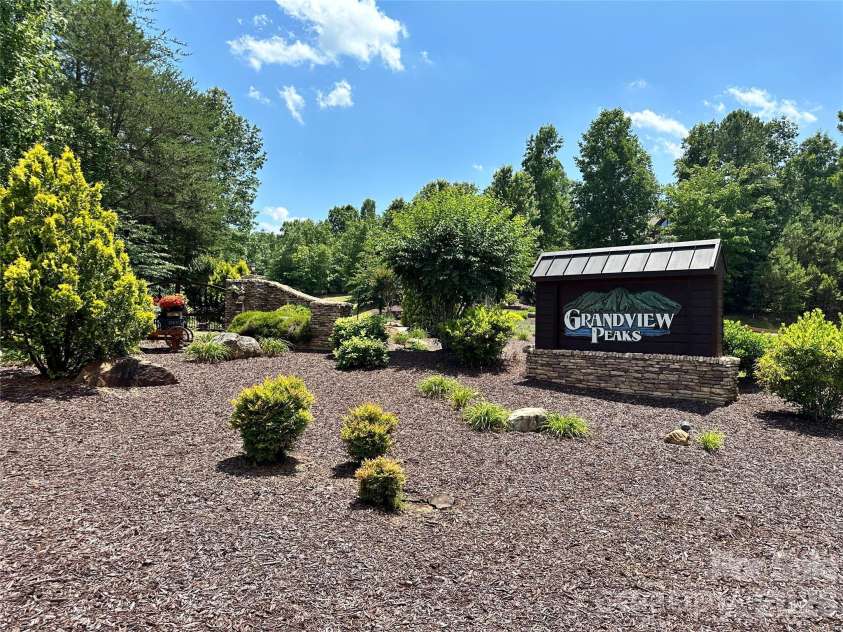 500 Grandview Peaks Drive, Nebo, NC 28761.  MLS# CAR4364035, YatesRealty ID 20800. 
