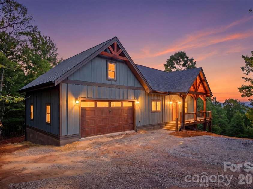 500 Grandview Peaks Drive, Nebo, NC 28761.  MLS# CAR4364035, YatesRealty ID 20800. 
