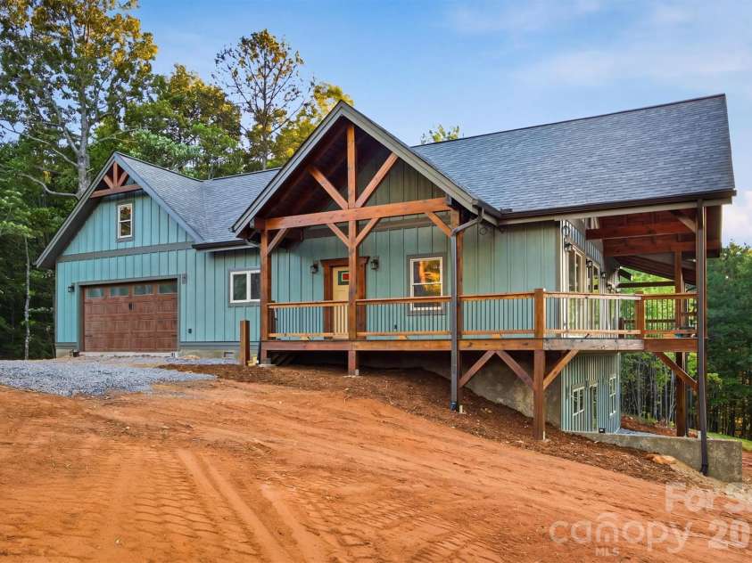 500 Grandview Peaks Drive, Nebo, NC 28761.  MLS# CAR4364035, YatesRealty ID 20800. 