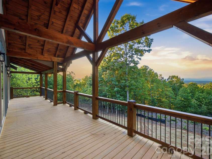 500 Grandview Peaks Drive, Nebo, NC 28761.  MLS# CAR4364035, YatesRealty ID 20800. 