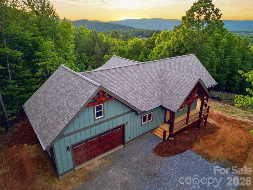 500 Grandview Peaks Drive, Nebo, NC 28761.  MLS# CAR4364035, YatesRealty ID 20800. 