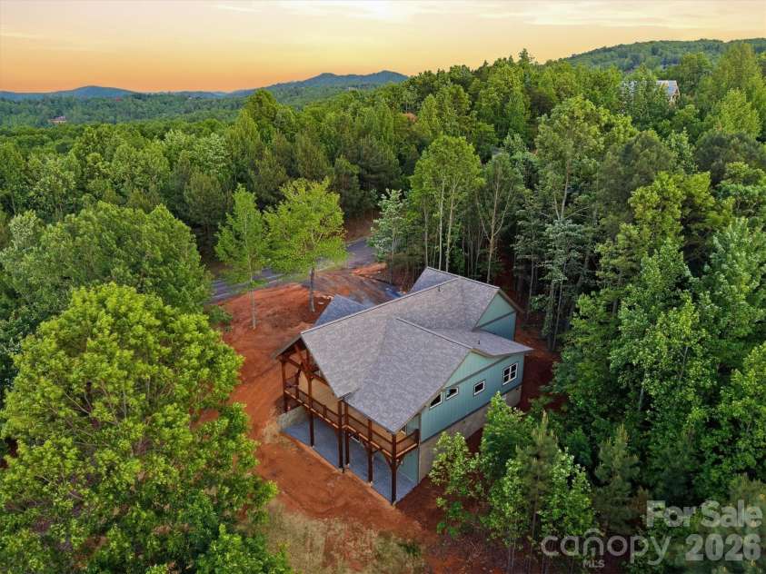500 Grandview Peaks Drive, Nebo, NC 28761.  MLS# CAR4364035, YatesRealty ID 20800. 