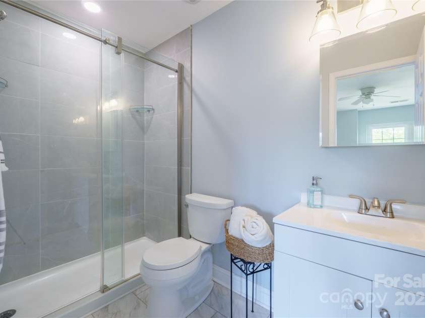 233 Waterlynn Road, Mooresville, NC 28117.  MLS# CAR4251215, YatesRealty ID 20801. Primary full bath