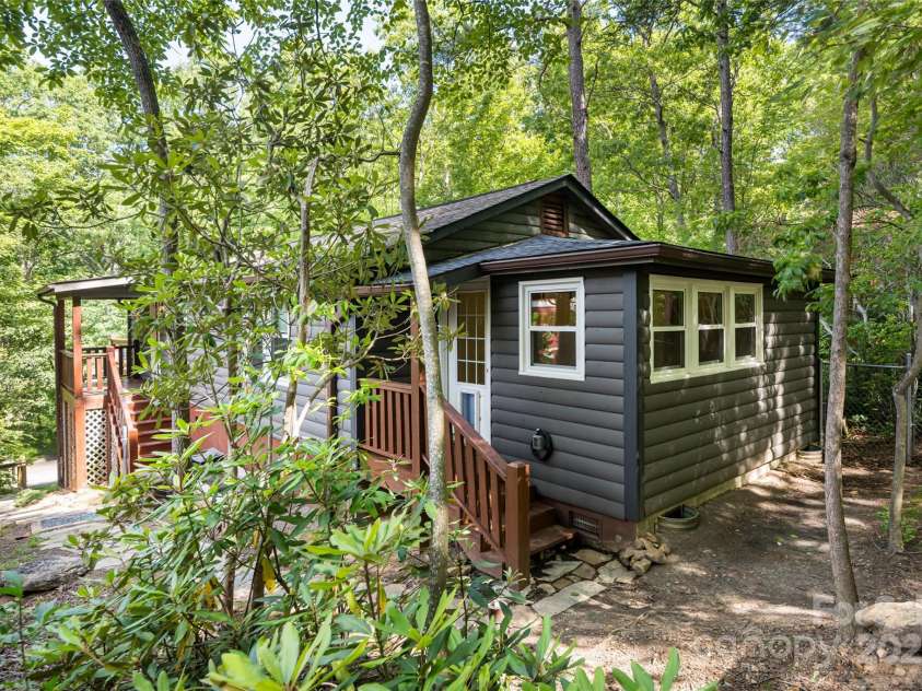 153 Buckner Road, Black Mountain, NC 28711.  MLS# CAR4295249, YatesRealty ID 20802. 