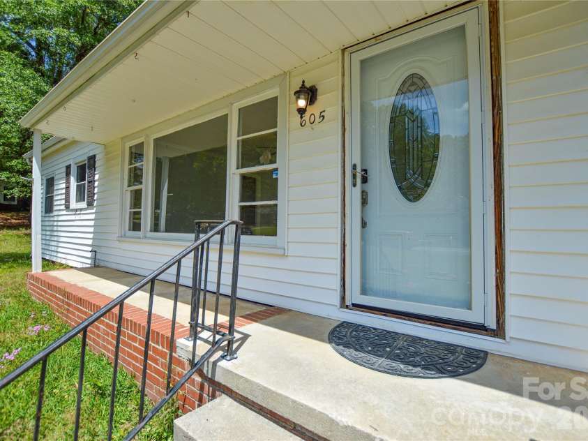 605 Gillsbrook Road, Lancaster, SC 29720.  MLS# CAR4379720, YatesRealty ID 20802. 