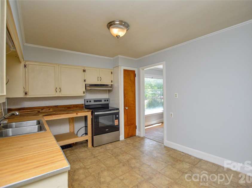 605 Gillsbrook Road, Lancaster, SC 29720.  MLS# CAR4379720, YatesRealty ID 20802. 