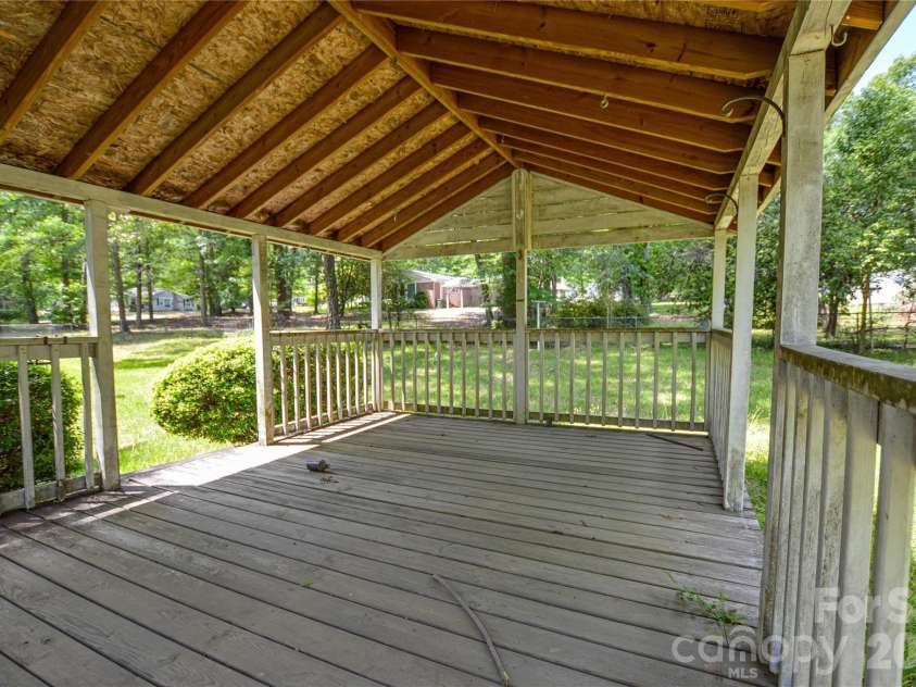 605 Gillsbrook Road, Lancaster, SC 29720.  MLS# CAR4379720, YatesRealty ID 20802. 